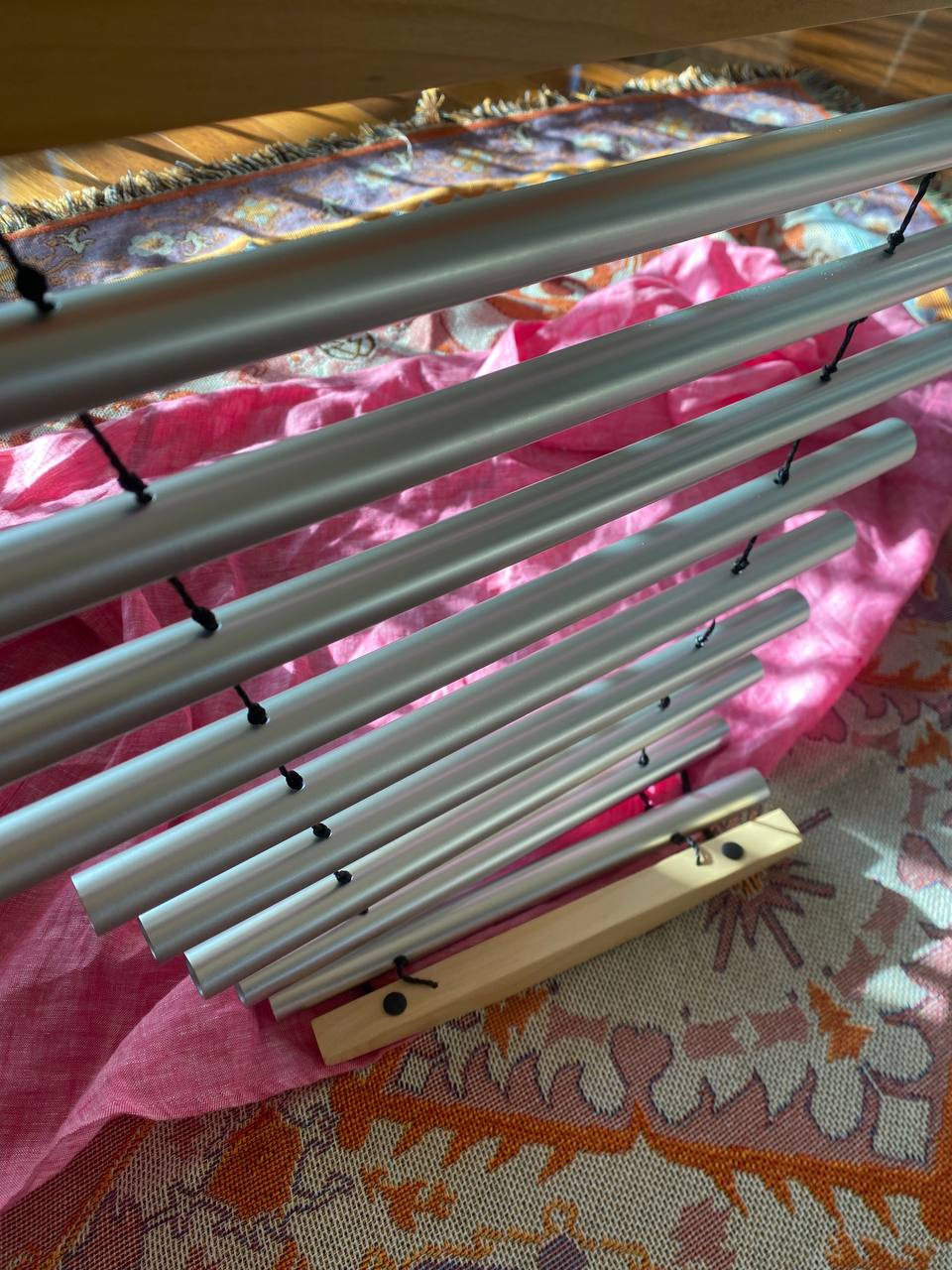 Handheld metal swing chimes