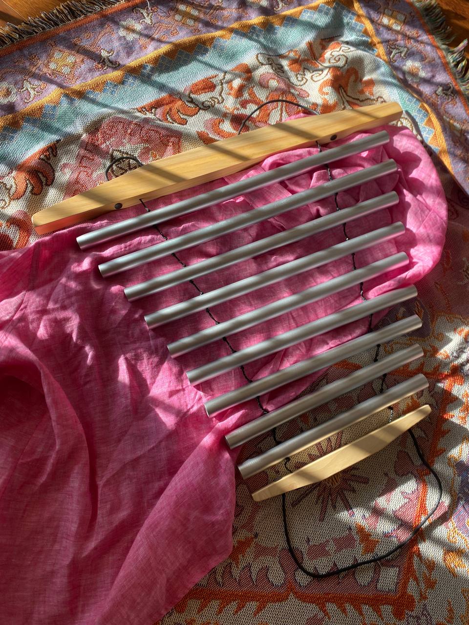 Handheld metal swing chimes