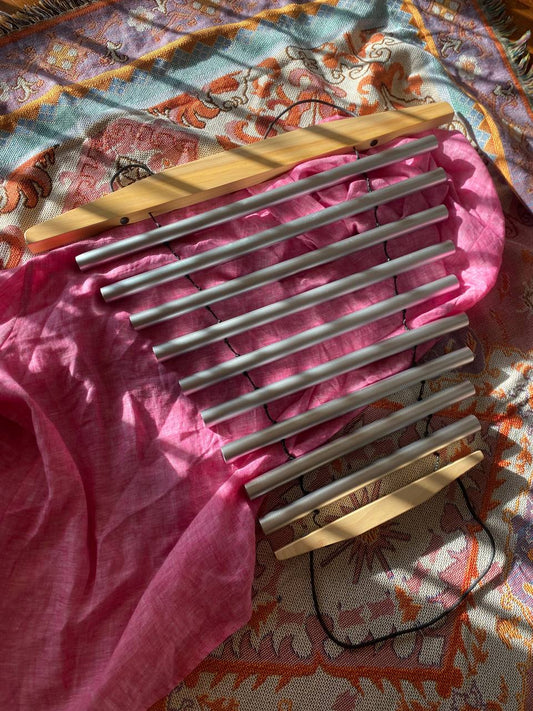 Handheld metal swing chimes